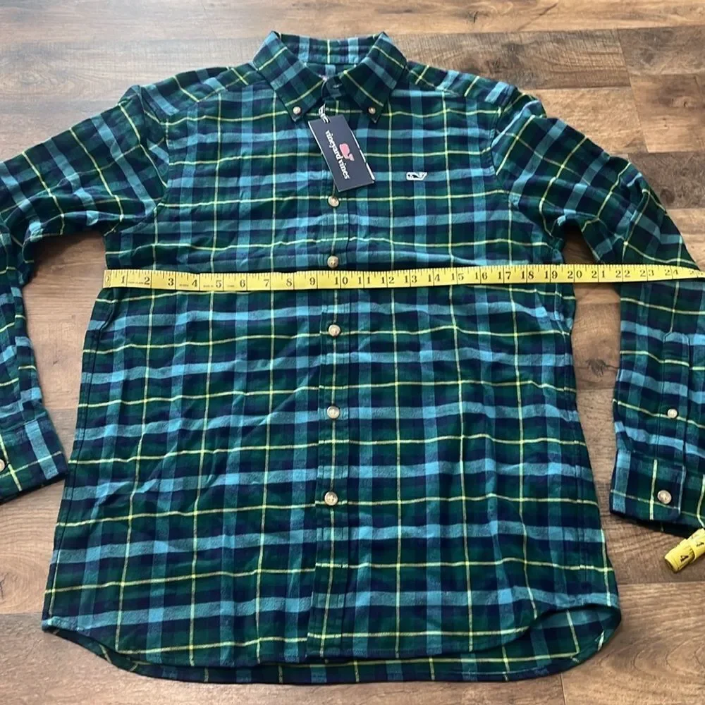 Vineyard Vines long sleeve flannel button down shirt size small
